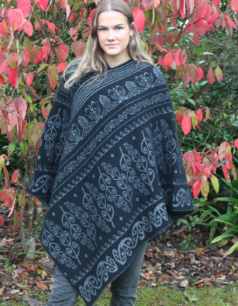 Koru poncho front